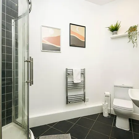 Charming 1 Bedroom Бристоль
